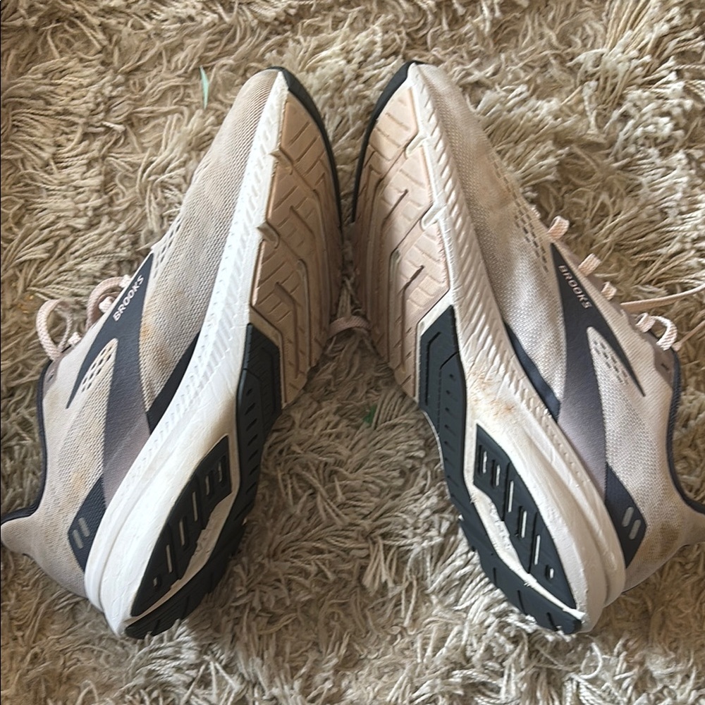 Brooks Women’s Running Shoes Size 11- Pink and White